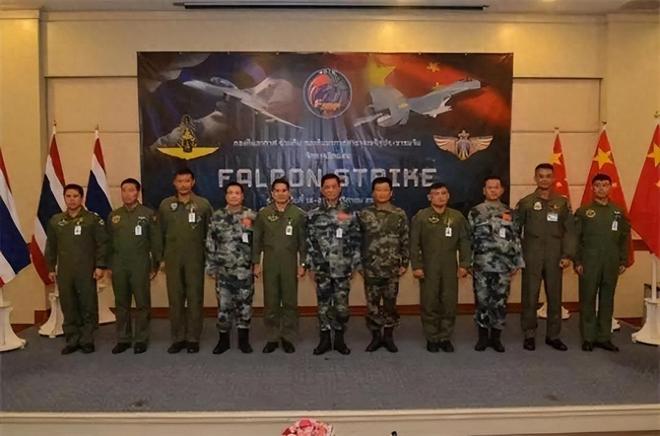 "韩国体操公主"许昭英，嫁给中国冠军黄力平，被韩国网友骂为“叛徒”！他们相濡以沫，退役后扎根中国青训20多年